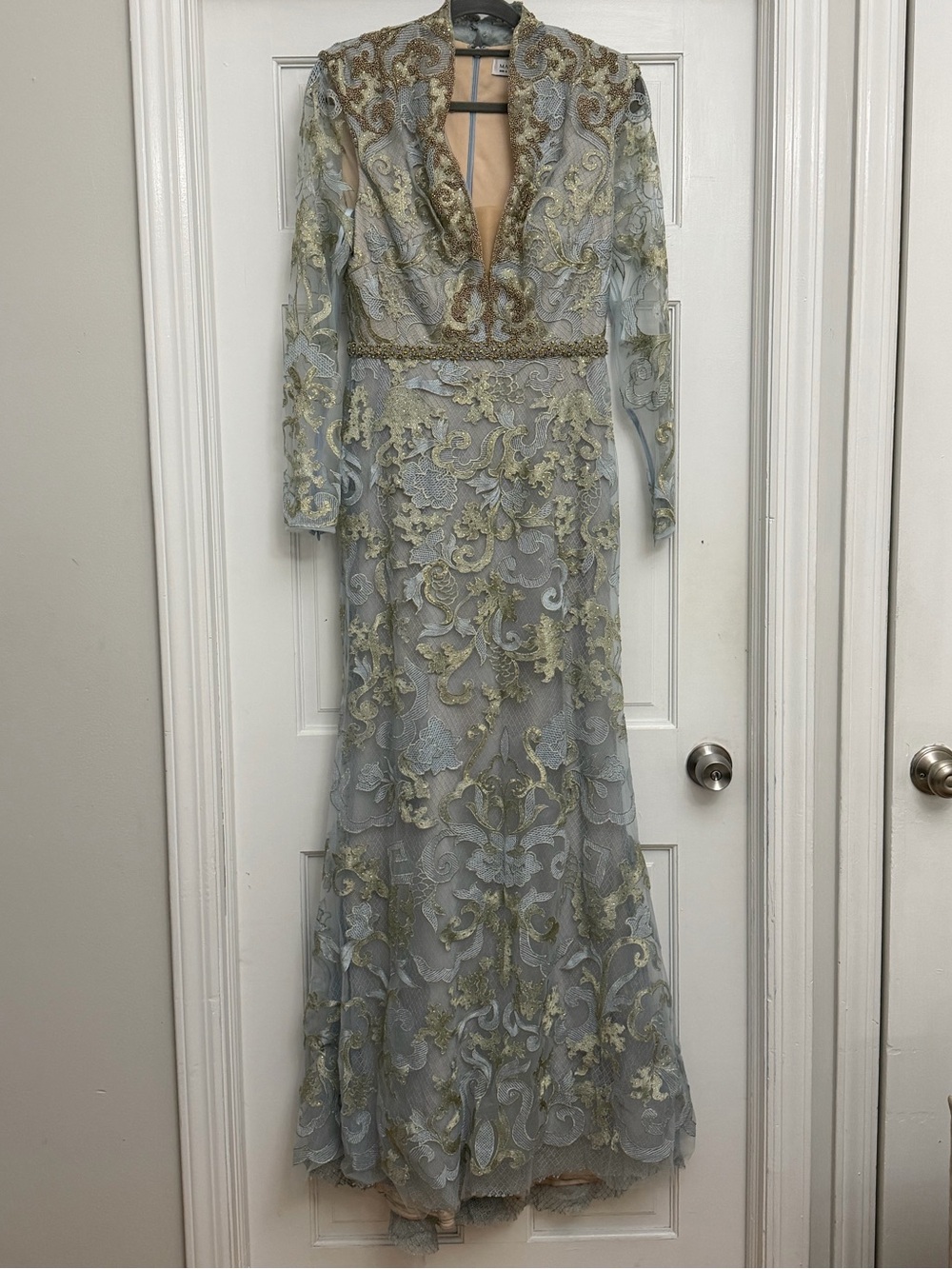 MAC DUGGAL Beaded Queen Anne Lace Long Sleeve V-neck Trumpet Gown - Picture 3 of 5